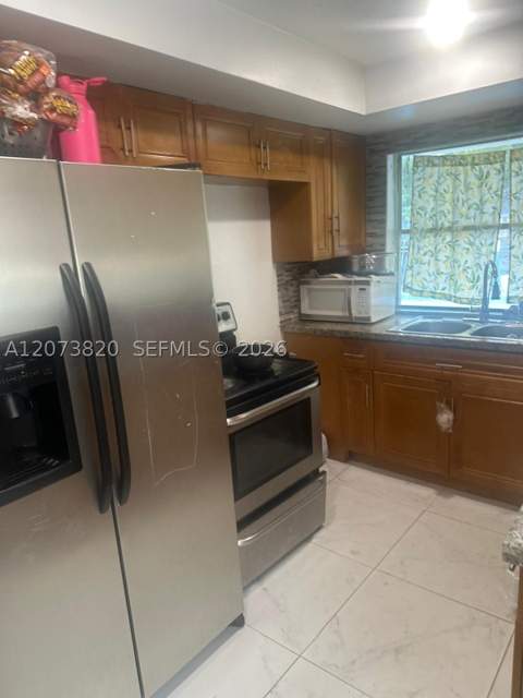 864 NW 116th St, Miami FL - photo 7 of 21