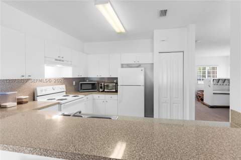 8549 SW 214th Ln, Cutler Bay FL - photo 15 of 30