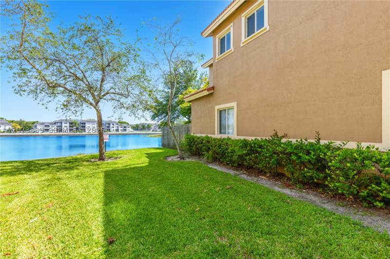 3 bedroom Townhouse at 8549 SW 214th Ln, Santa Barbara, Cutler Bay — photo 4