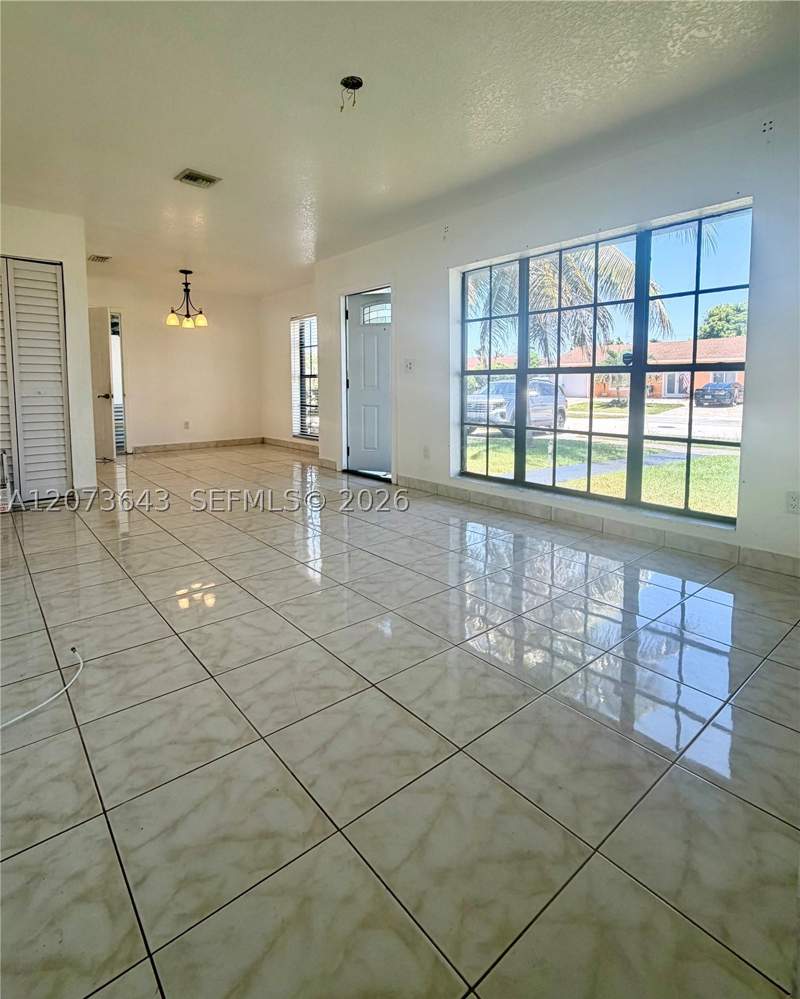 3 bedroom SingleFamilyResidence at 11030 SW 153rd St, Fairway Estates Sec 7, Miami — photo 5