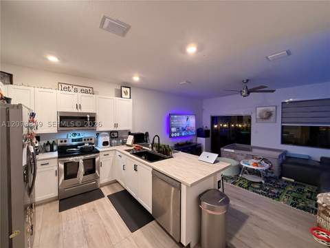 18062 SW 147th Ct, Miami FL - photo 8 of 15