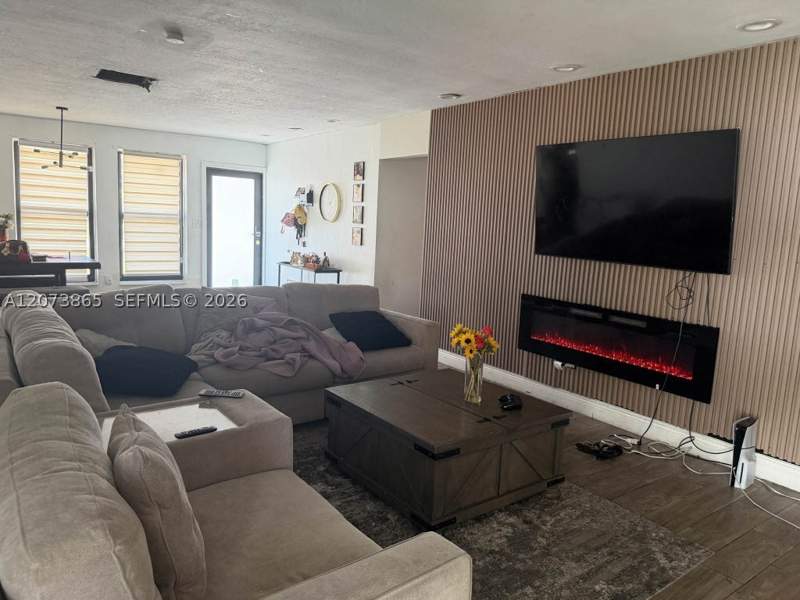 4 bedroom SingleFamilyResidence at 1330 NW 175th St, Scott Lake Manor Sec 7, Miami Gardens — photo 2