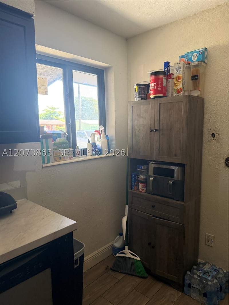 4 bedroom SingleFamilyResidence at 1330 NW 175th St, Scott Lake Manor Sec 7, Miami Gardens — photo 5