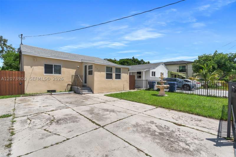 3 bedroom SingleFamilyResidence at 3073 NW 59th St, Hialeah Heights, Miami — photo 2