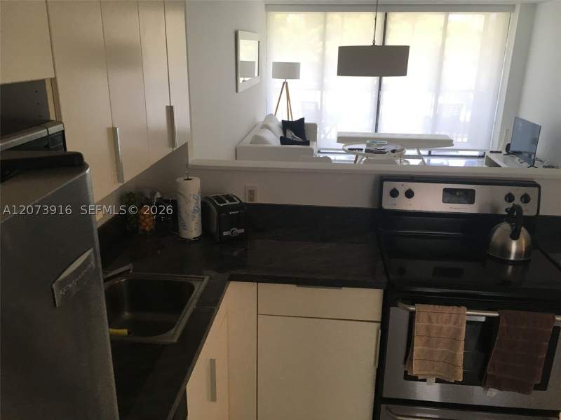1 bedroom Condominium at 3475 N Country Club Dr 309, Ensenada Condo Bldg E-Ii, Aventura — photo 3