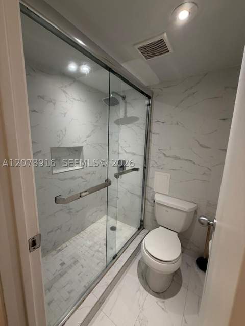 3475 N Country Club Dr 309, Aventura FL - photo 7 of 9