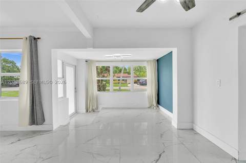18381 NE 21st Pl, North Miami Beach FL - photo 14 of 44
