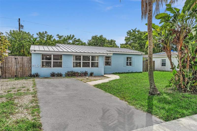 4 bedroom SingleFamilyResidence at 18381 NE 21st Pl, Sun Ray Homes Greynolds P, North Miami Beach — photo 2