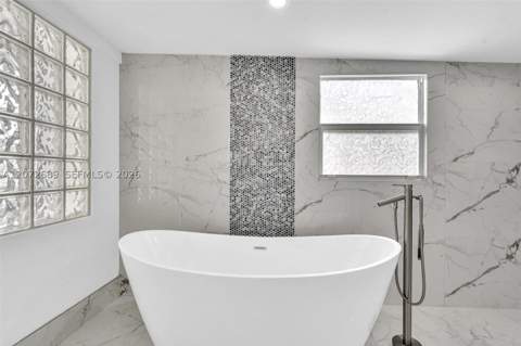 18381 NE 21st Pl, North Miami Beach FL - photo 24 of 44