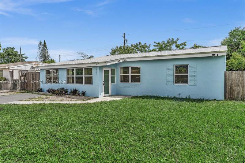 4 bedroom SingleFamilyResidence at 18381 NE 21st Pl, Sun Ray Homes Greynolds P, North Miami Beach — photo 3