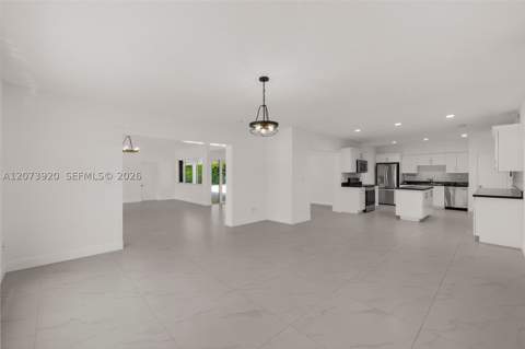 8261 SW 142nd St, Palmetto Bay FL - photo 11 of 39