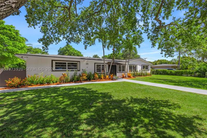 3 bedroom SingleFamilyResidence at 8261 SW 142nd St, Sun Coral Ests 1st Addn, Palmetto Bay — photo 2