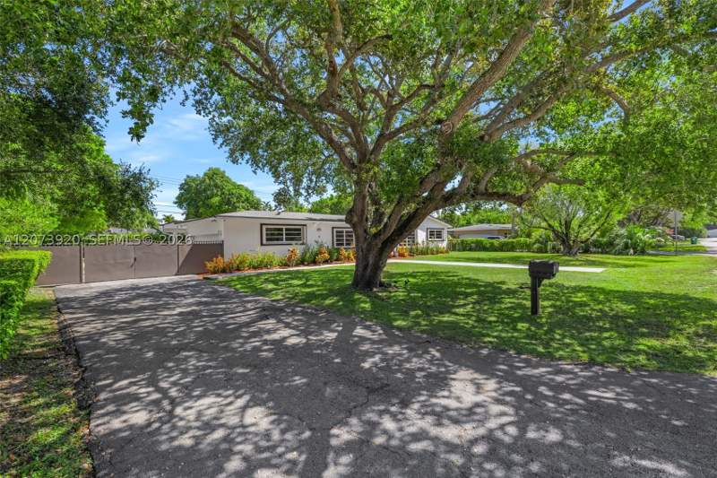 3 bedroom SingleFamilyResidence at 8261 SW 142nd St, Sun Coral Ests 1st Addn, Palmetto Bay — photo 5