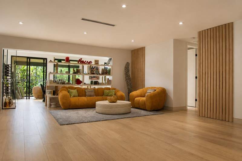 4 bedroom SingleFamilyResidence at 835 NE 120th St, Griffings Biscayne Pk Est, Biscayne Park — photo 5