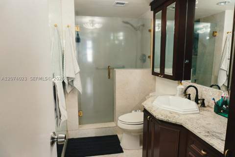 9111 E Bay Harbor Dr 5B, Bay Harbor Islands FL - photo 15 of 32