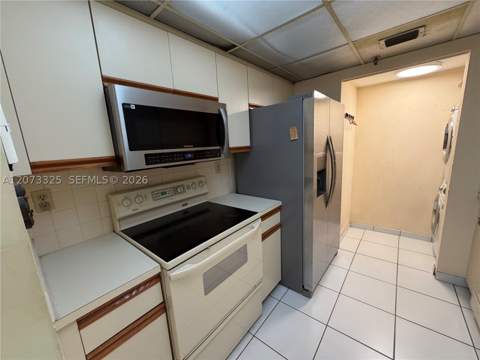 2457 Collins Ave 1405, Miami Beach FL - photo 16 of 60