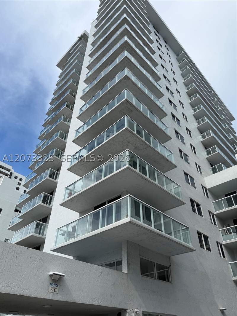1 bedroom Condominium at 2457 Collins Ave 1405, The Royal Club Condo, Miami Beach — photo 2