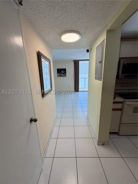 2457 Collins Ave 1405, Miami Beach FL - photo 6 of 60