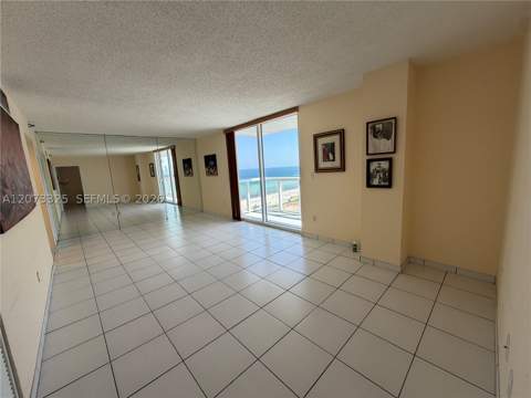2457 Collins Ave 1405, Miami Beach FL - photo 8 of 60