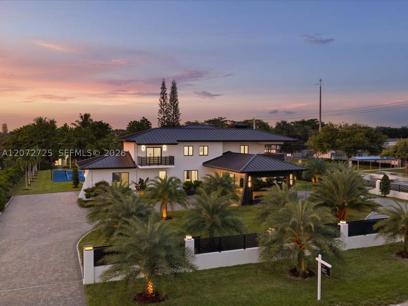 8 bedroom SingleFamilyResidence at 10201 SW 64th St, Miller Drive Estates, Miami — photo 2