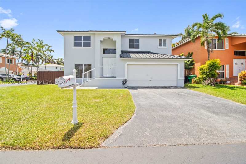 4 bedroom SingleFamilyResidence at 12072 SW 249th St, Biscayne Point South, Homestead — photo 1