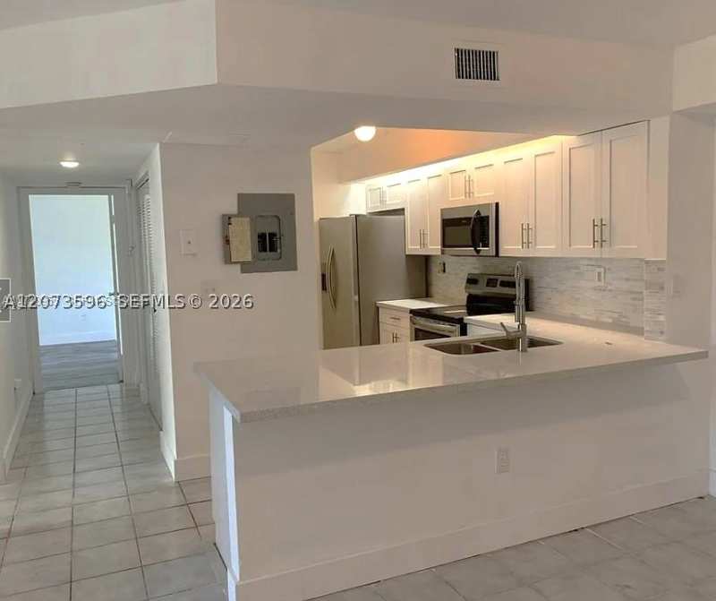 2 bedroom Condominium at 8670 SW 212th St 105, Le Club At Old Cutler Con, Cutler Bay — photo 1