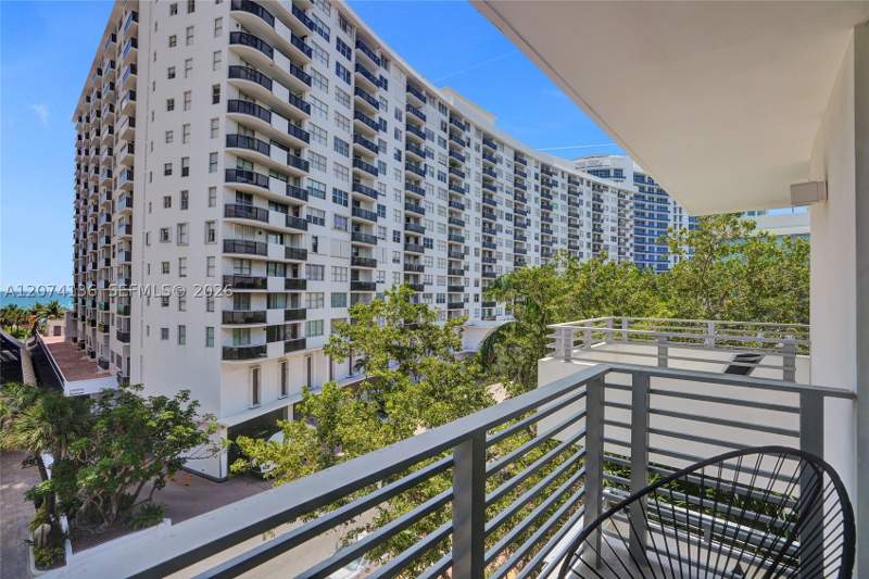 1 bedroom Condominium at 6080 Collins Ave 520, 6080 Collins Condo, Miami Beach — photo 3