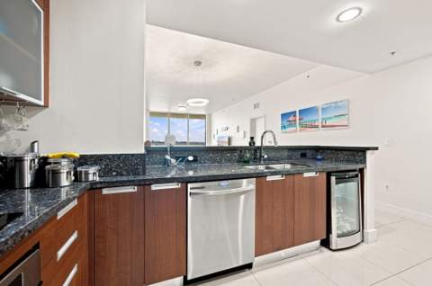 7901 Hispanola Avenue 1008, North Bay Village FL - photo 13 of 35