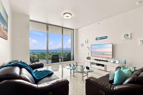 7901 Hispanola Avenue 1008, North Bay Village FL - photo 8 of 35
