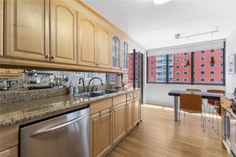 1581 Brickell Ave 1105, Miami FL - photo 13 of 54