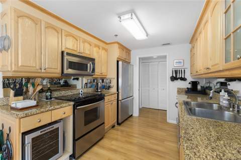1581 Brickell Ave 1105, Miami FL - photo 14 of 54