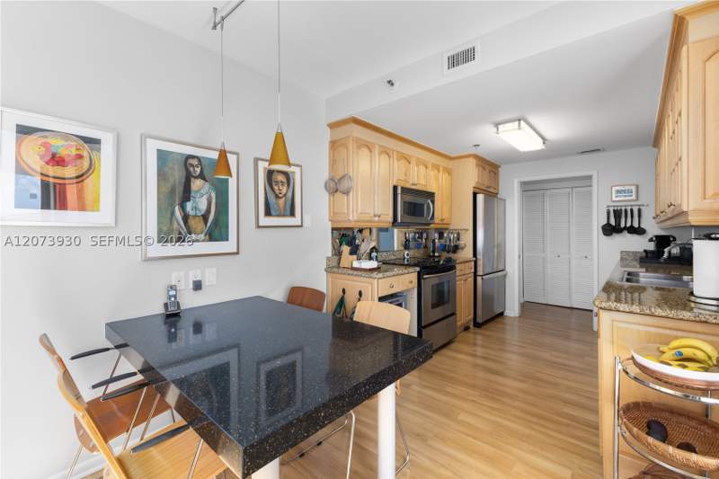 2 bedroom Condominium at 1581 Brickell Ave 1105, Villa Regina Condo, Miami — photo 3