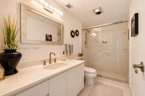 300 Bayview Dr 807, Sunny Isles Beach FL - photo 15 of 23