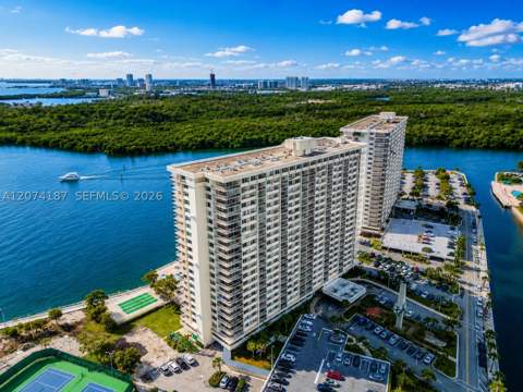300 Bayview Dr 807, Sunny Isles Beach FL - photo 22 of 23