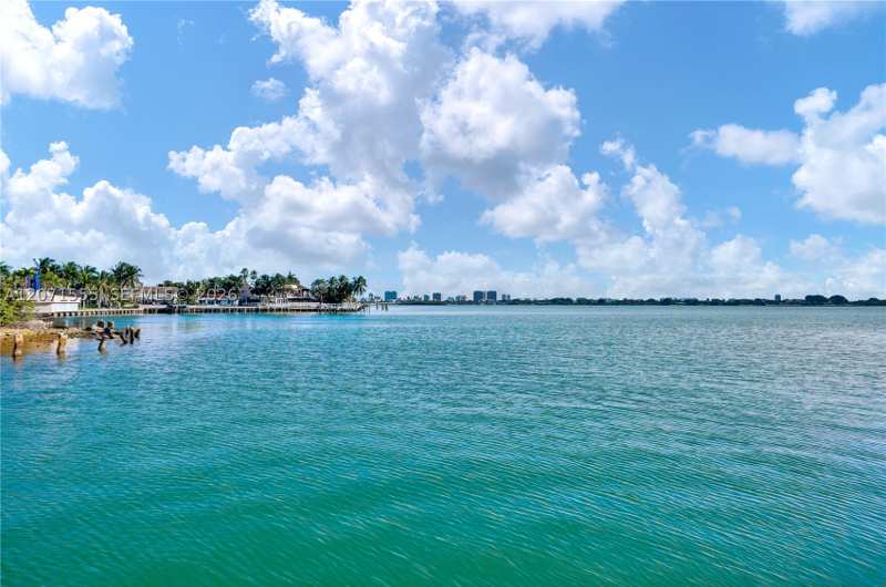 1 bedroom Condominium at 11111 Biscayne Blvd 1000, Jockey Club Condo, Miami — photo 1