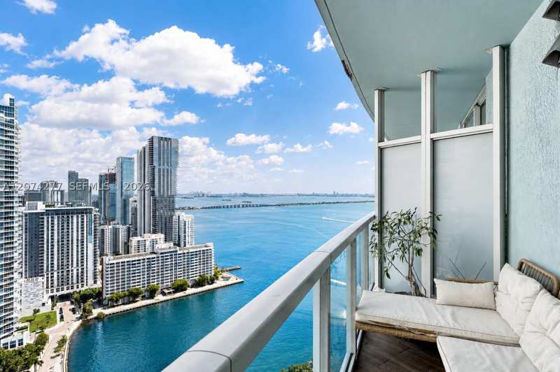 1 bedroom Condominium at 1900 N Bayshore Dr 3508, Quantum On The Bay Condo, Miami — photo 1