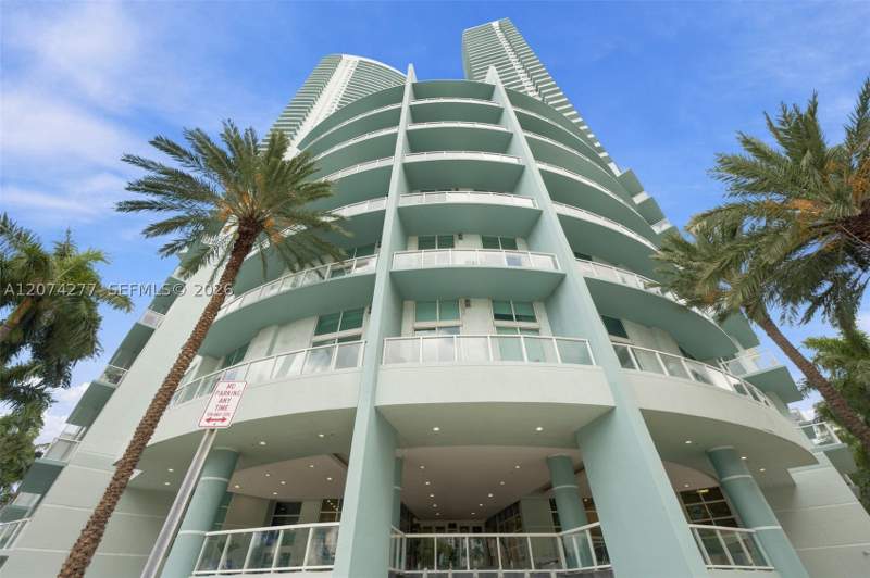 1 bedroom Condominium at 1900 N Bayshore Dr 3508, Quantum On The Bay Condo, Miami — photo 2