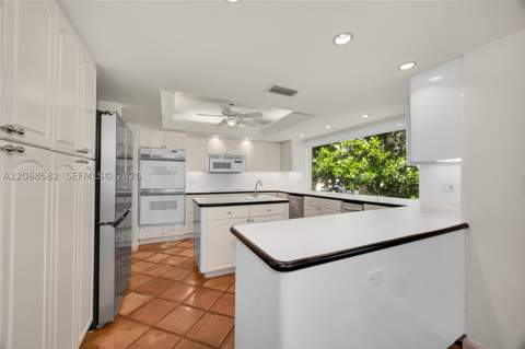 5996 Paradise Point Dr, Palmetto Bay FL - photo 14 of 33