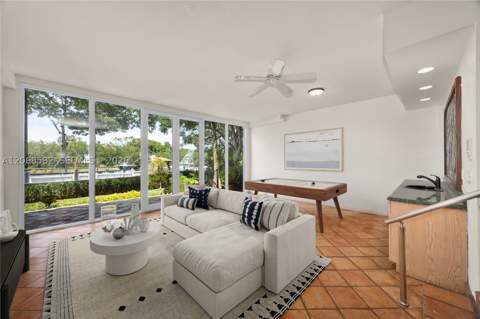 5996 Paradise Point Dr, Palmetto Bay FL - photo 6 of 33