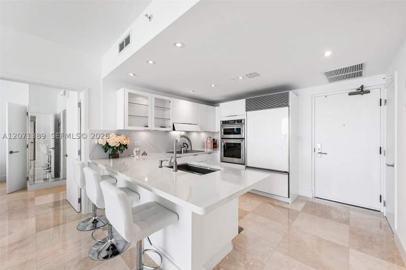 2 bedroom Condominium at 6799 Collins Ave 804, South Carillon Beach Cond, Miami Beach — photo 4