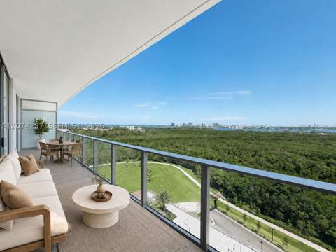 2411 Laguna circle 1503, North Miami FL - photo 12 of 30