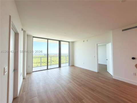 2411 Laguna circle 1503, North Miami FL - photo 18 of 30