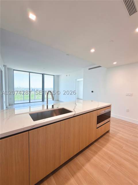 2411 Laguna circle 1503, North Miami FL - photo 20 of 30