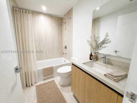 2411 Laguna circle 1503, North Miami FL - photo 7 of 30