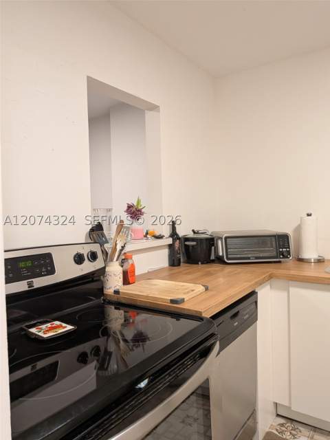 1228 West Ave 609, Miami Beach FL - photo 15 of 17