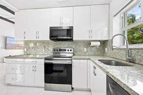 367 NE 86th St, El Portal FL - photo 13 of 33
