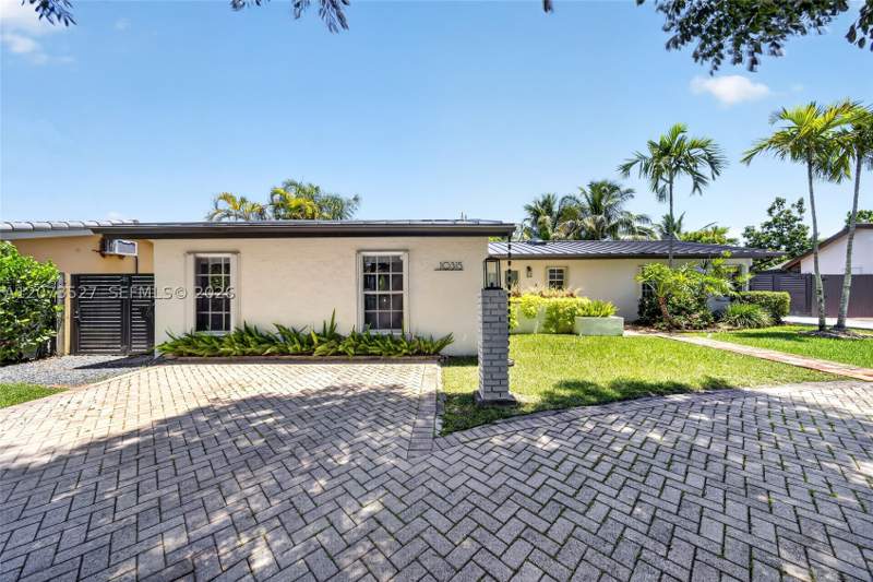 3 bedroom SingleFamilyResidence at 10315 SW 129th Ct, First Addn To Calusa Club, Miami — photo 3