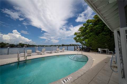405 N Hibiscus Dr 202, Miami Beach FL - photo 17 of 27