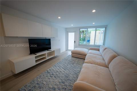 405 N Hibiscus Dr 202, Miami Beach FL - photo 6 of 27