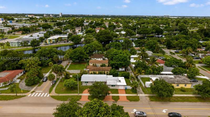 3 bedroom SingleFamilyResidence at 17200 NE 15th Ave, Fulford By Sea, North Miami Beach — photo 3